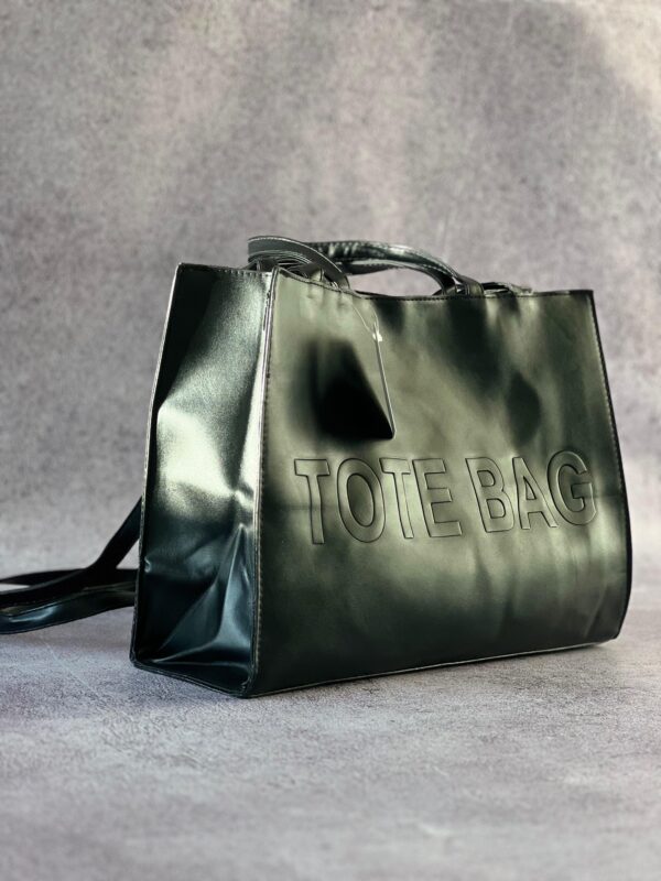 Tote bag